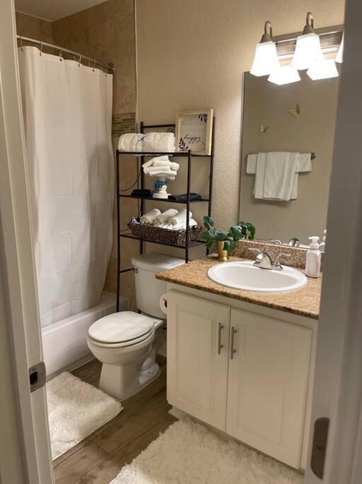 Beautiful/spacious 2 Bedroom Near Galleria Daire *